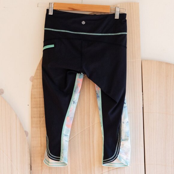 Lululemon | Abstract Print Cropped Leggings - Picture 2 of 3
